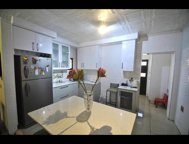 4 BEDROOM HOUSE FOR SALE IN DAWN PARK